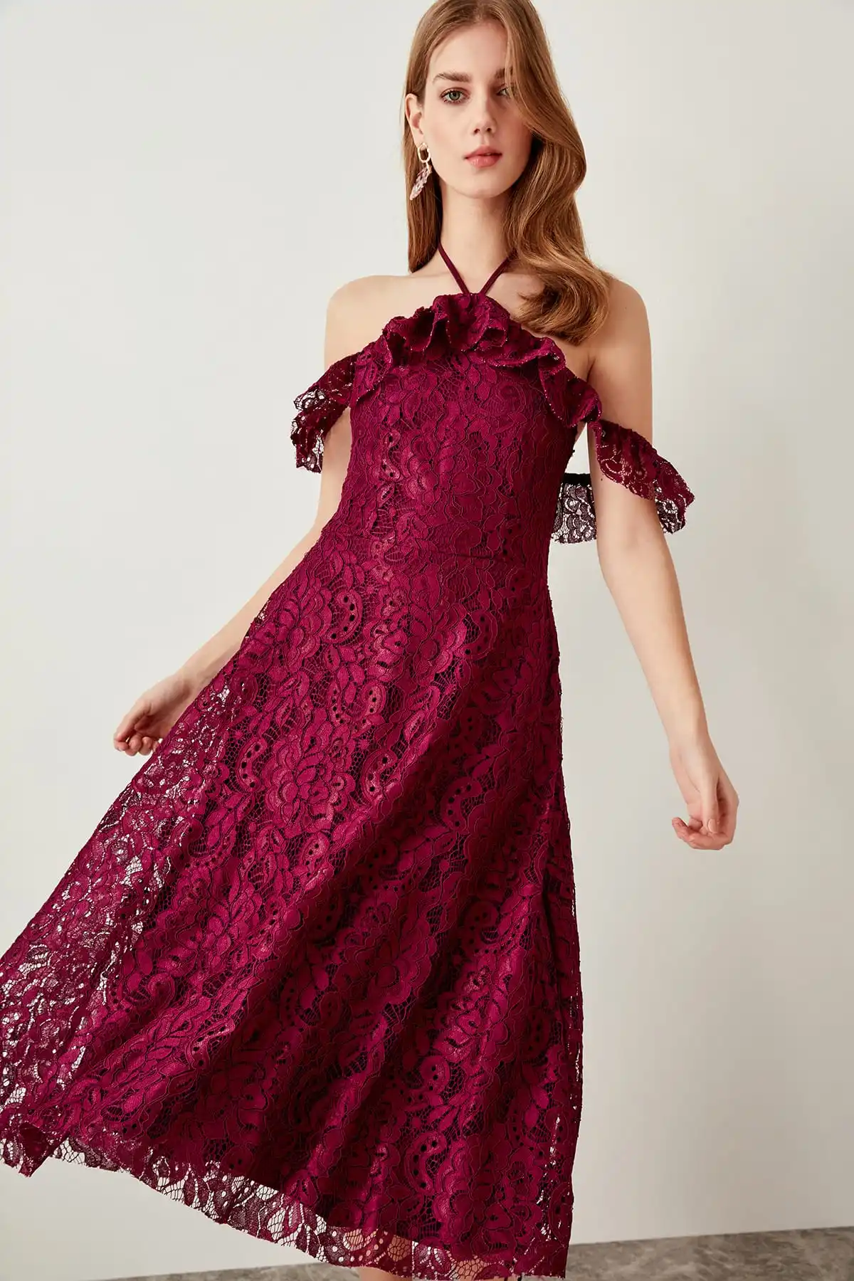 Trendyol Бургундия Холтер Кружева Деталь Платье TPRSS18BK0036 | Свадьбы и торжества