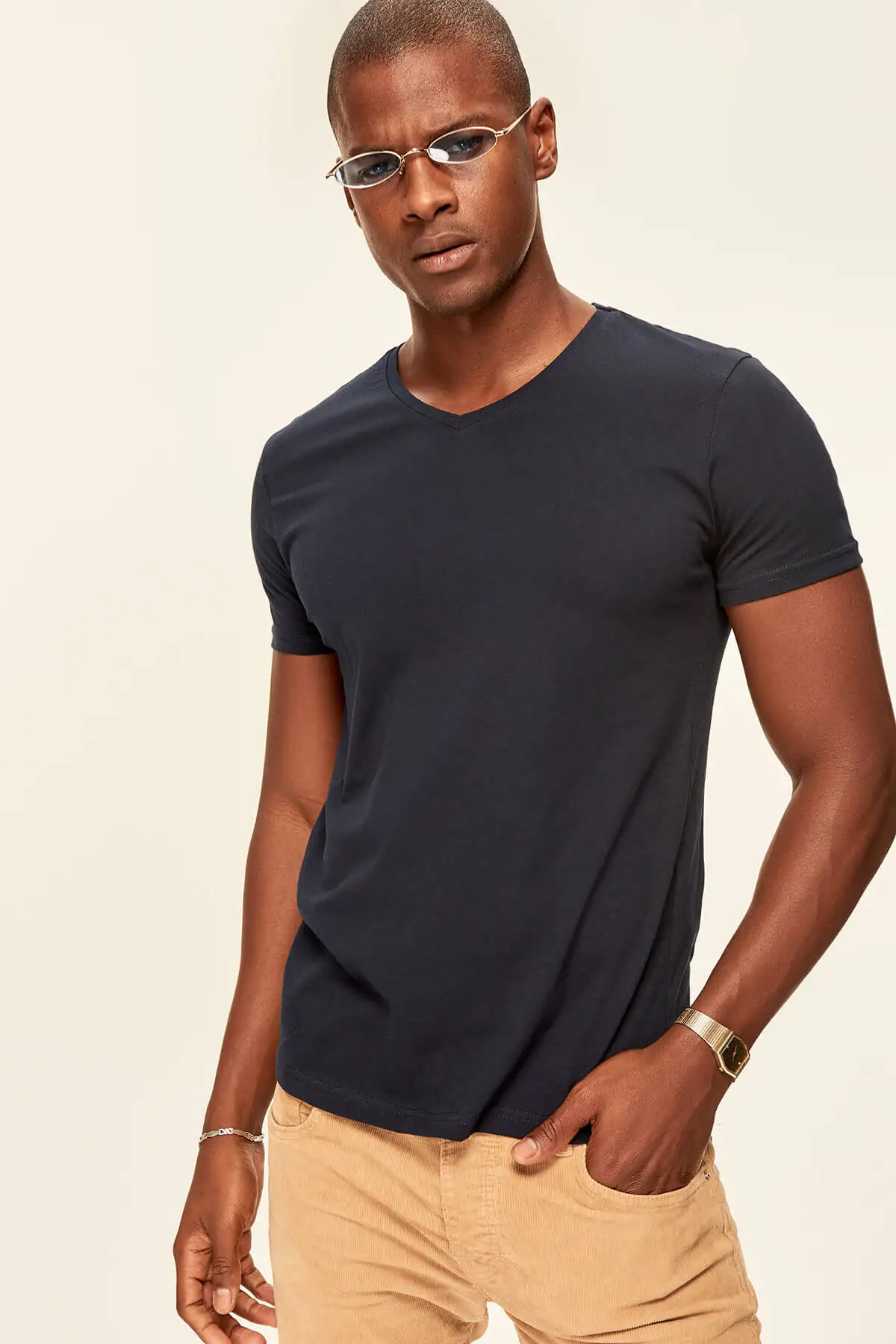 

Trendyol Navy Blue Men's T-Shirt - V Neck Cotton TMNSS19BO0002