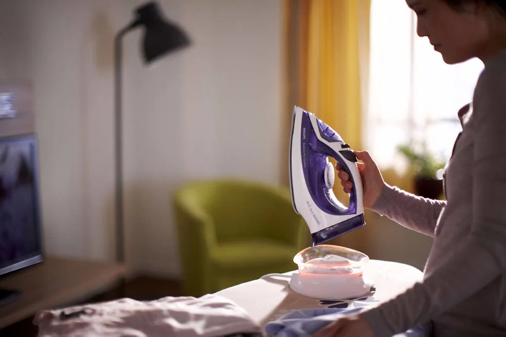 Philips Easyspeed plus cordless Беспроводной паровой утюг Подача пара 35 г/мин удар 150г