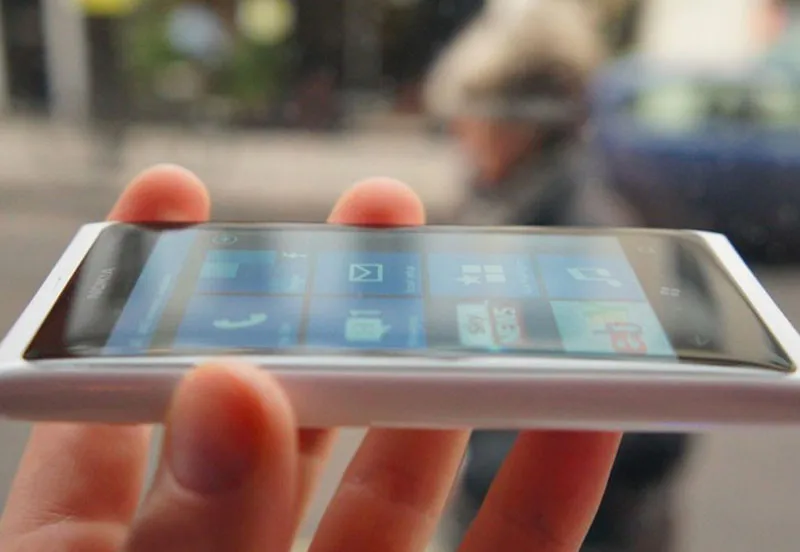 Отремонтированный NOKIA Lumia 800 мобильный телефон разблокирован Nokia 800 Windows Phone 3g Wifi 8MP