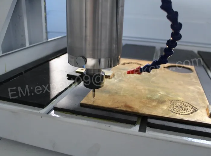 Цзинань Acctek AKM6060 cnc прессформы машина с постоянной мощности шпинделя 2.2KW самым
