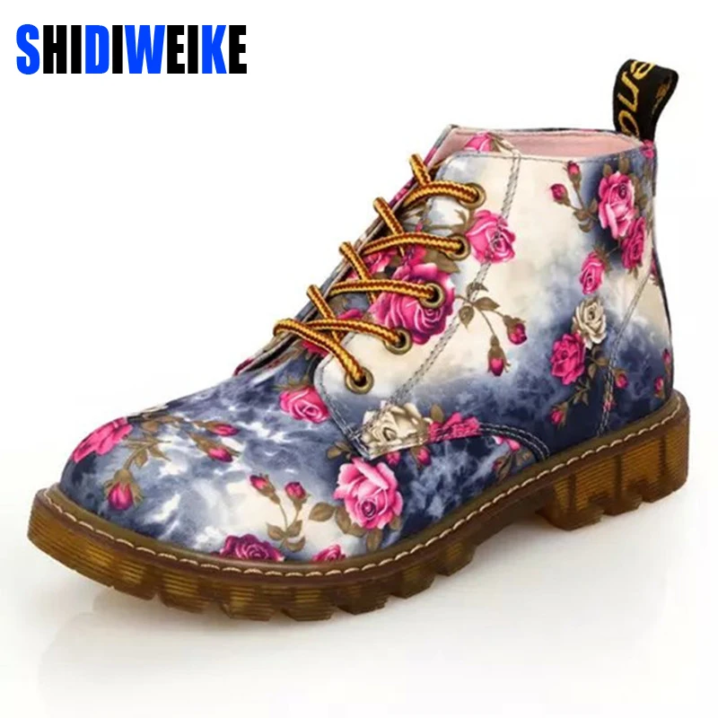 

SHIDIWEIKE/Модные женские ботинки; Сапоги на мягкой подошве ботильоны с цветочным принтом; Женская обувь на платформе со шнуровкой; B033