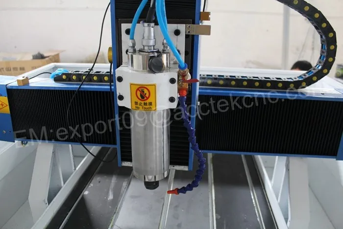 Цзинань Acctek AKM6060 cnc прессформы машина с постоянной мощности шпинделя 2.2KW самым