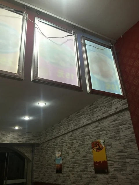 Подвесная алюминиевая тонкая рамка с защелкой для ресторанов и помещений