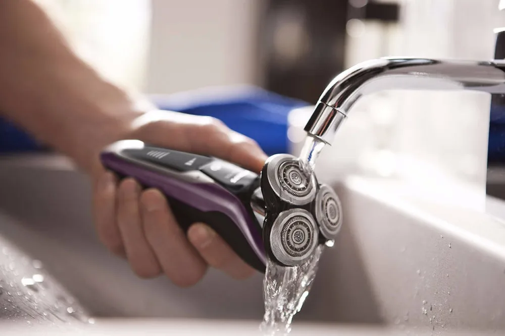 Philips Shaver series 9000 электробритва для сухого и влажного бритья с системой SmartClean PLUS S9521