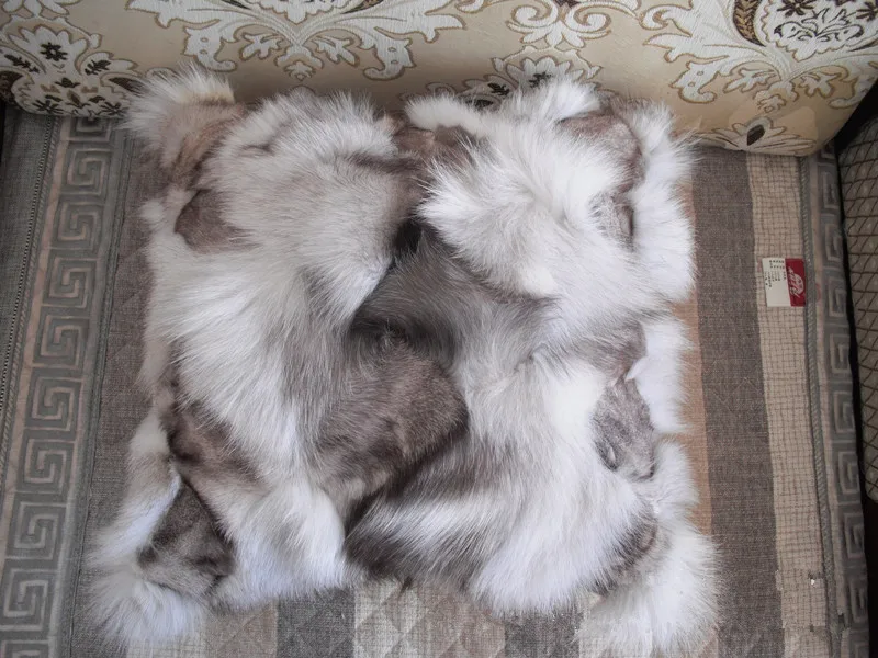 

Luxury actual Fox Fur Pillow Cushion For Home Decoration