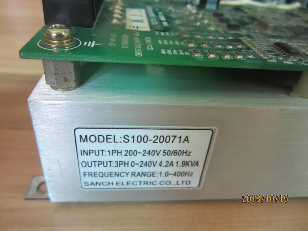 Используется VFD преобразователь частоты Sanch S100 220 В 400 Вт кВт