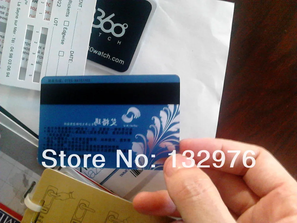 Пластиковые ВИП-карточки на заказ для вашей визитница