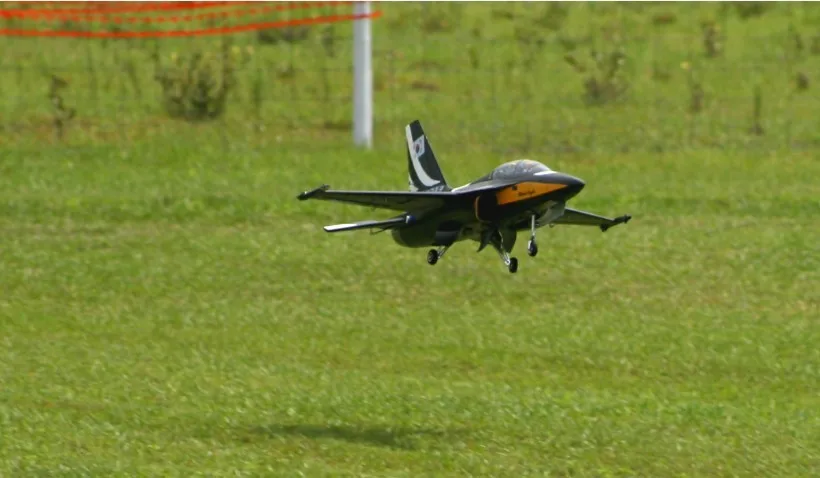 Koera T50 самолет на радиоуправлении самолет PNP, украшенные узором убирающееся шасси и Выдвижной навес с самонастраиваемым устройством