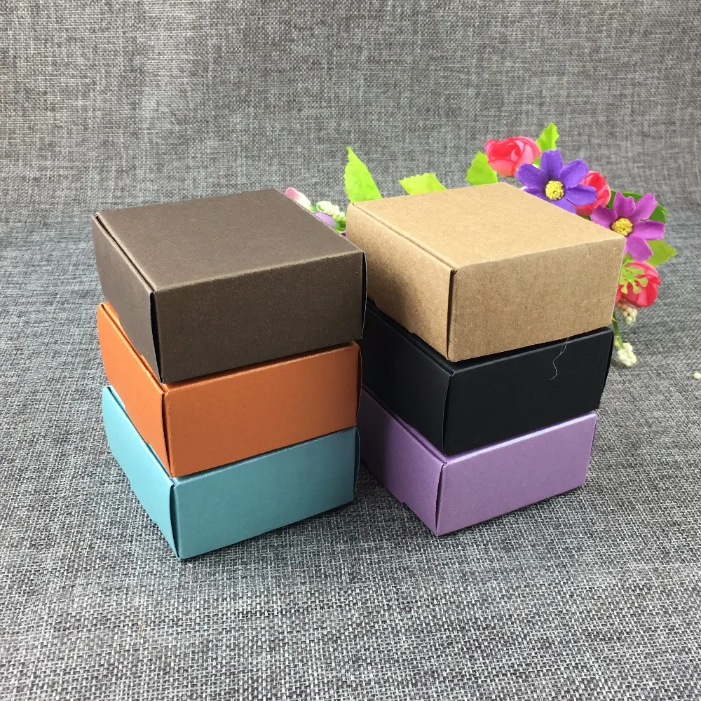 50 шт./лот, 6,5*6,5*3 см, крафт-бумага, Подарочная разноцветная коробка для ювелирных изделий, пустая посылка, чехол для переноски, крафт-коробки, принимаем логотип на заказ