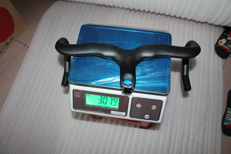 Нет стандарта/знаменитый бренд полностью из углеродного волокна