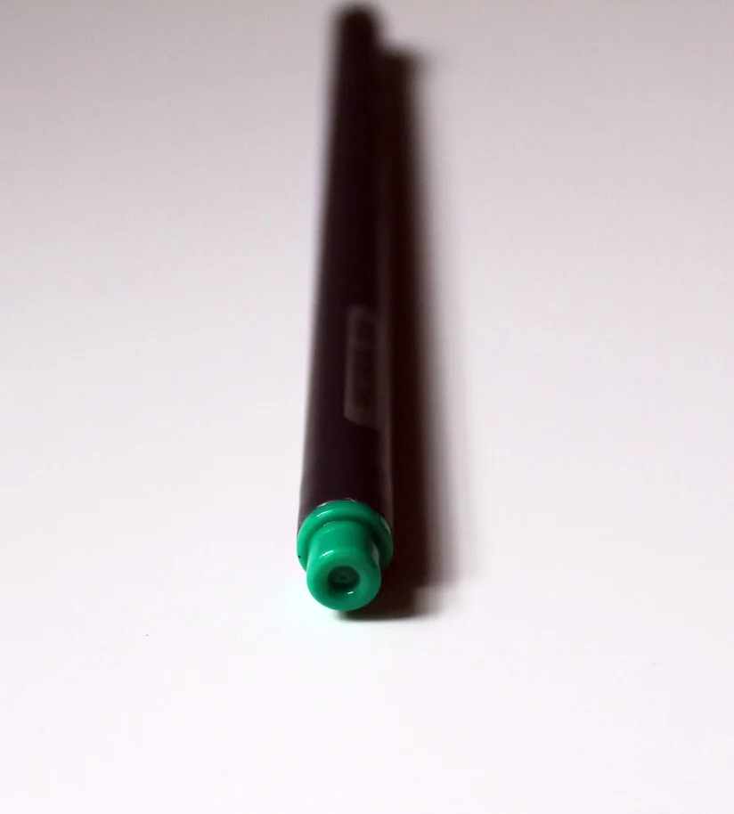green Набор цветных ручек Fineliner, 0,38 мм цветные тонкие карандаши для рисования эскизов, упаковка из 10 разных цветов желтый красный фиолетовый зеленый синий - Цвет: green