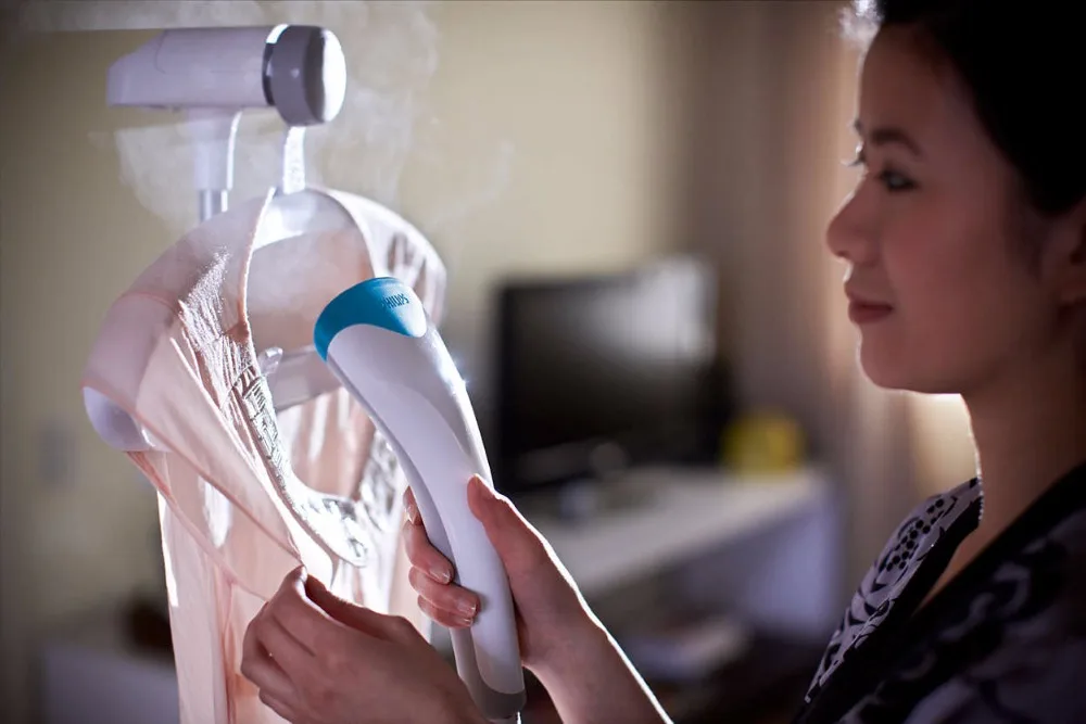 Philips ClearTouch Вертикальный отпариватель для одежды 2000 Вт Регулируемая стойка с