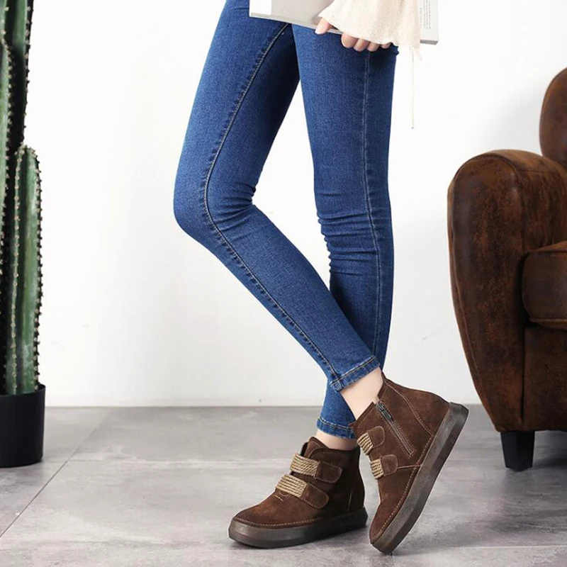 Женские ботинки для отдыха сохраняющие тепло на нескользящей подошве с круглым