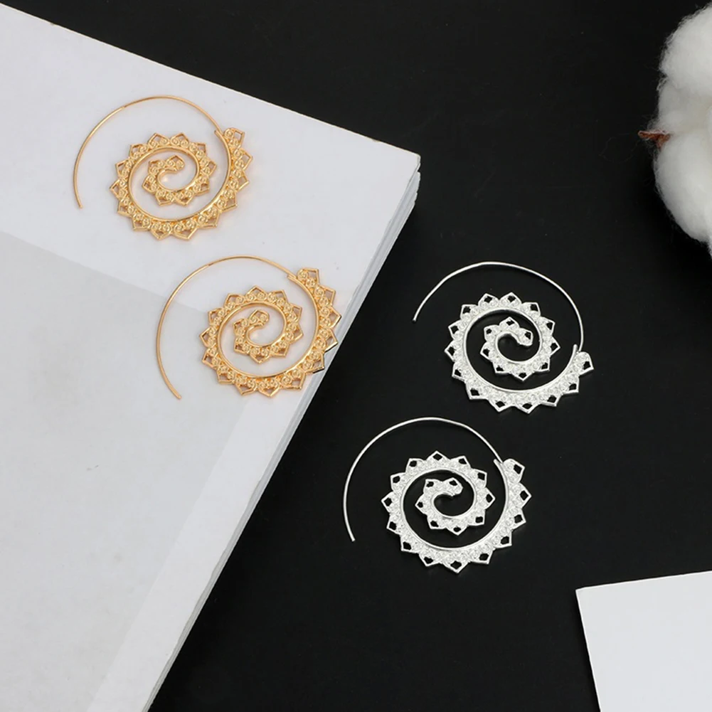 Винтаж спираль Шестерни сердце Форма Для женщин партии Серьги кольца Jewelry
