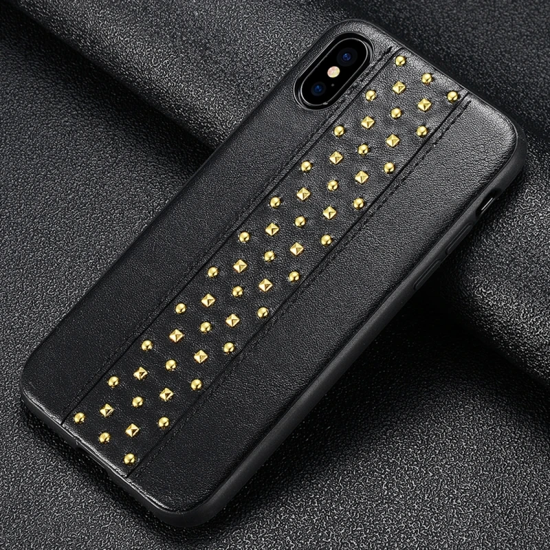 Роскошный стильный защитный чехол из ТПУ и кожи с заклепками для iPhone XS / X Max