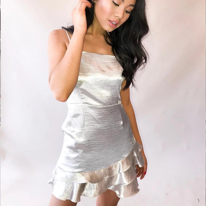 Шикарный 2019 цвета: золотистый серебристый металлик плиссированное платье ремень