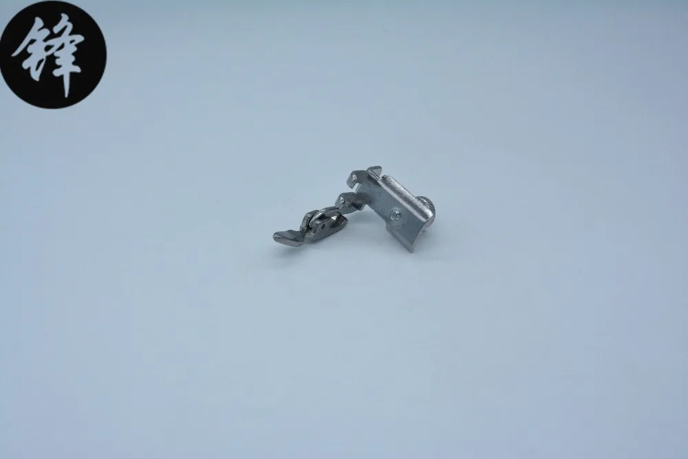 Старомодная швейная машина бытовая невидимая молния для ног S518 (A) живое