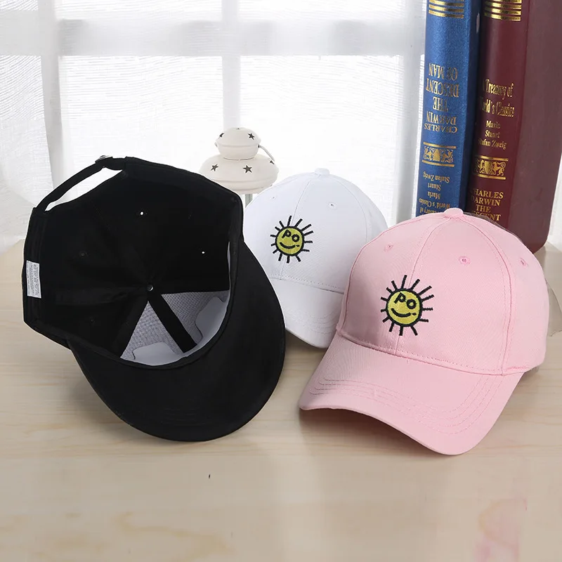Лето Snapback Кепки Для женщин мода мультфильм улыбка Защита от солнца Вышивка
