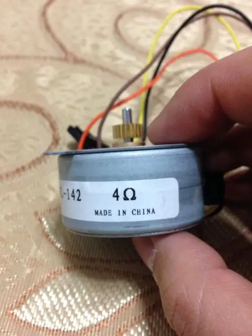 Новый оригинальный шаговый двигатель cpl. Лаборатория 21 Зубы P/N: 000000061981608300 61981608300 |