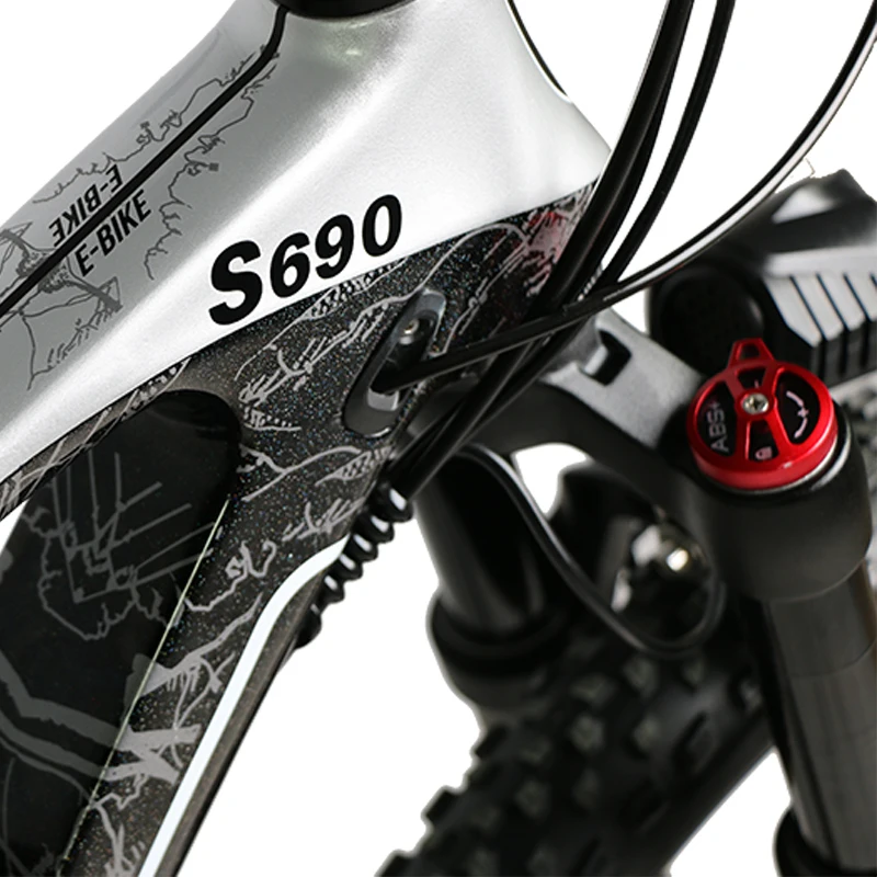 Система электрического велосипеда S690 Torque-Pedal System из углеродного волокна с двигателем 500W48V, литиевым аккумулятором 16 ач, 9 скоростей, гидравлическими дисковыми тормозами.