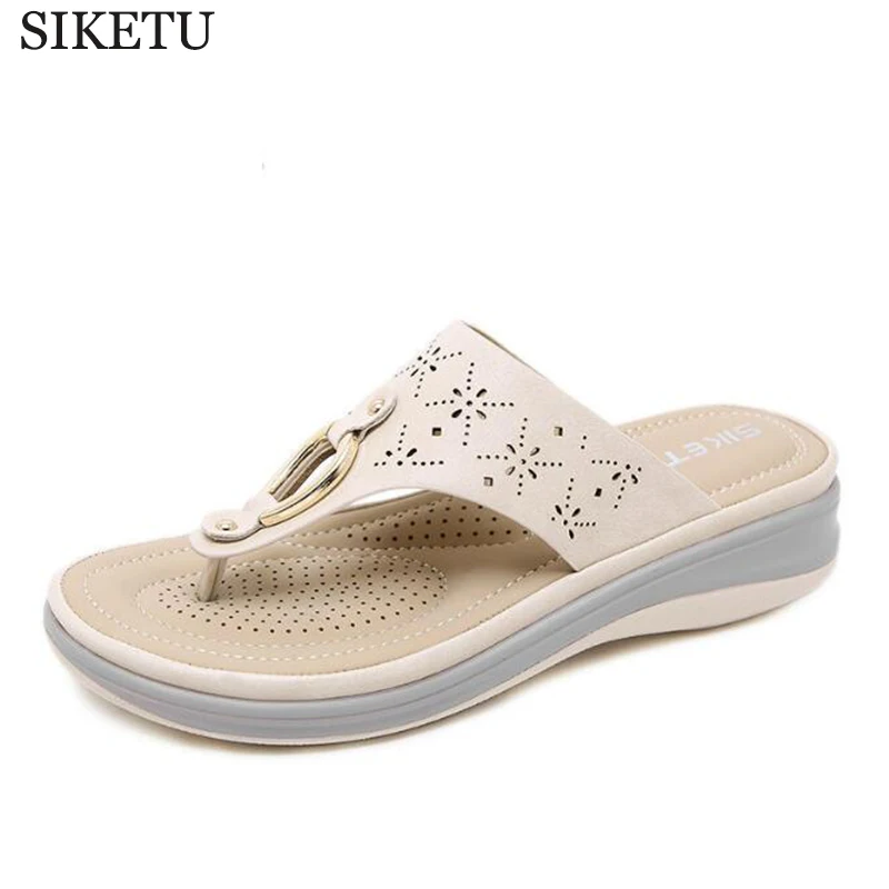 Женские сандалии на танкетке удобные пляжные шлепанцы с металлическим носком в