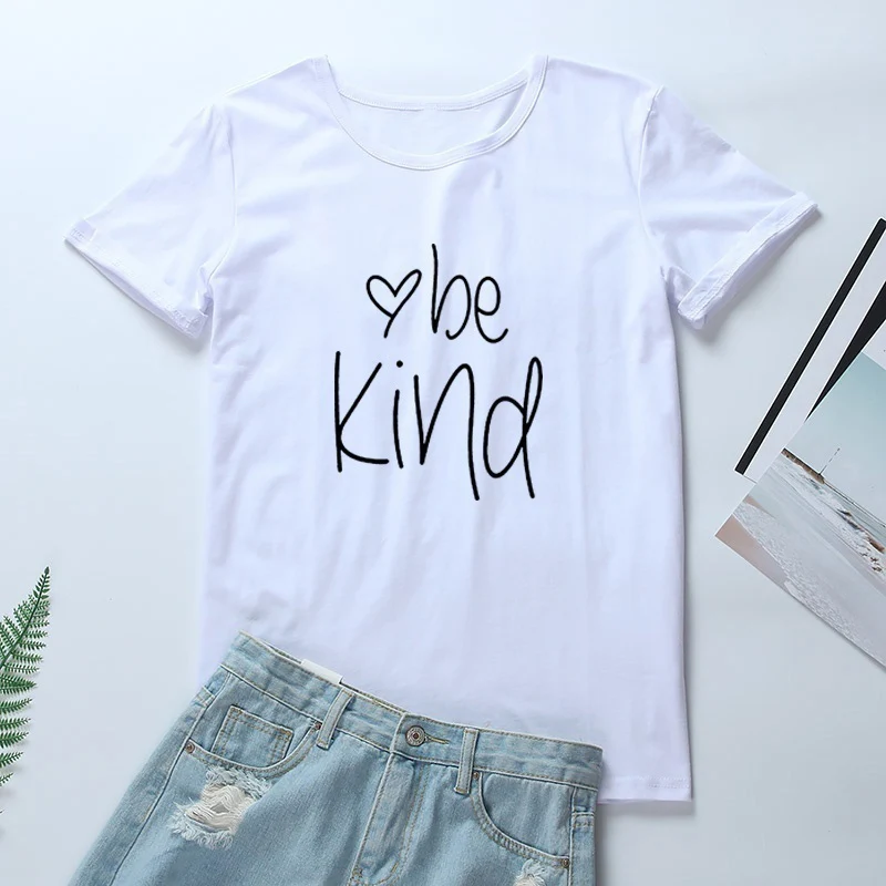 

Женская футболка с надписью Be Kind, летняя хлопковая Футболка с круглым вырезом, коротким рукавом и графическим слоганом в виде сердца, Христи...