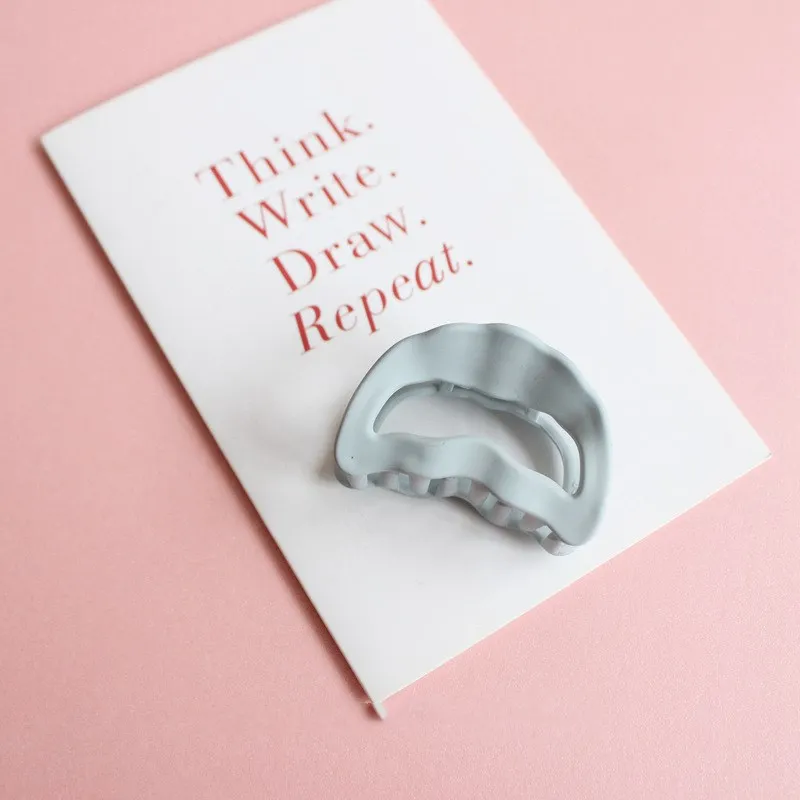 Новинка женская заколка для волос Матовый акриловый зажим в форме Луны