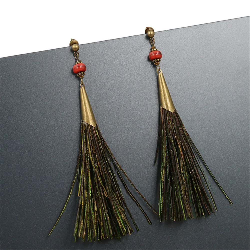 Винтажные висячие серьги Lureme с натуральными перьями павлина и кисточками для