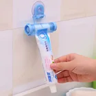 1 шт. Пластик прокатки устройство для выдавливания тюбика полезные Зубная паста Легкий дозатор Ванная комната держатель Цвет в случайном порядке