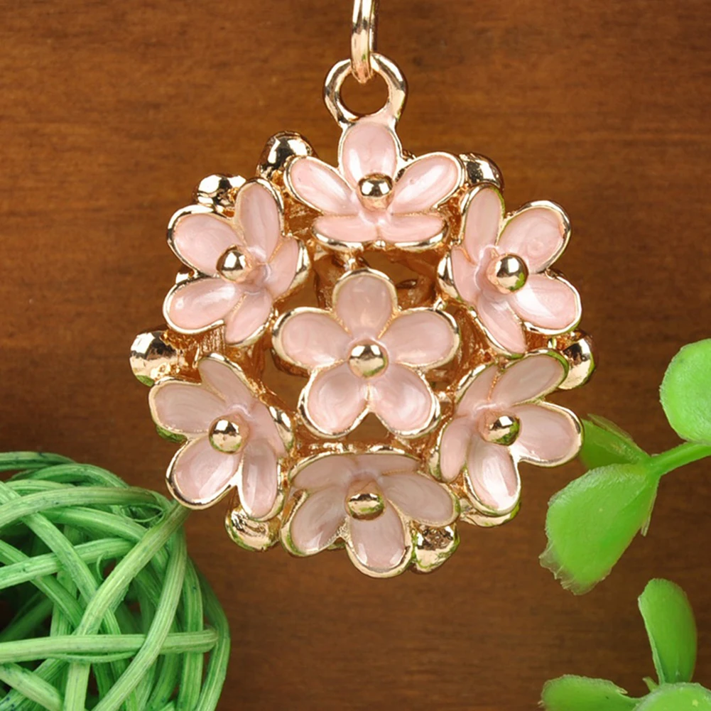 2017 милый женский сплав полый цветок ромашки двухсторонний брелок для автомобиля