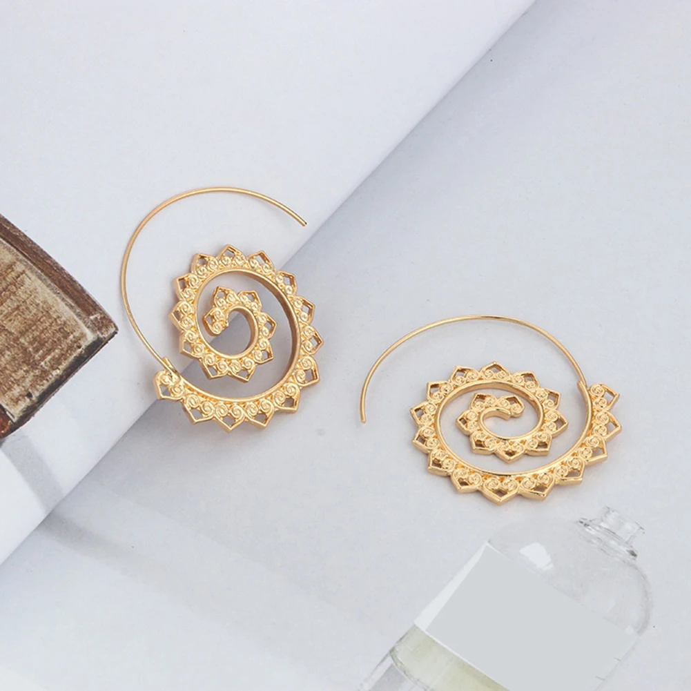 Винтаж спираль Шестерни сердце Форма Для женщин партии Серьги кольца Jewelry
