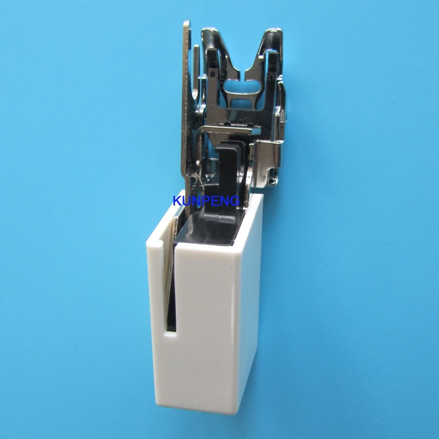 

JANOME/SINGER LOW SHANK EVEN FEEDER FOOT W / QUILTING GUIDE WALKING FOOT #P60447