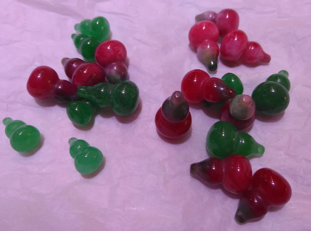 

image 0 image 1 image 2 image 3 6pcs Natural Emeral Jade Pendant charm fashion Hand-made Gourd guru Green-cherry pink 12-20mm