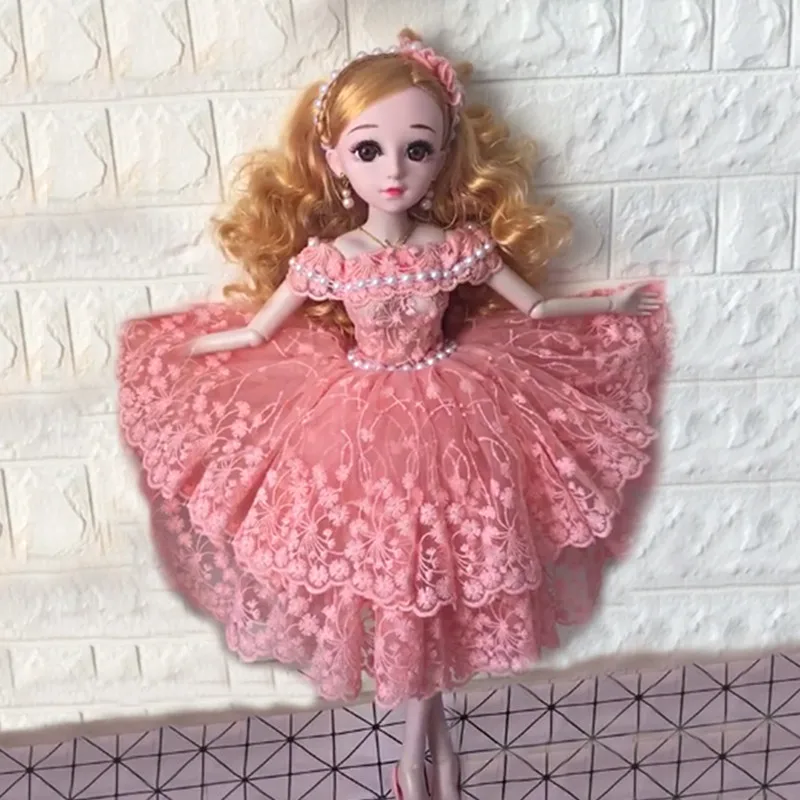 Кружевная ткань с белыми цветами изысканная вышитая отделка высококачественная