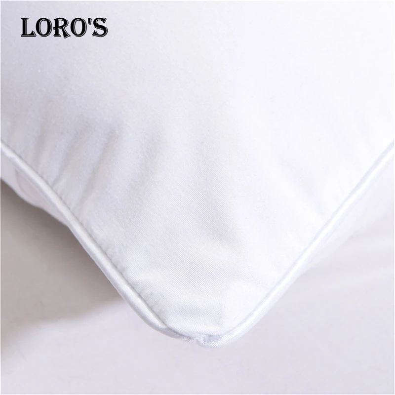 Романтическая подушка с красными губами и бородой белая Подарочная для