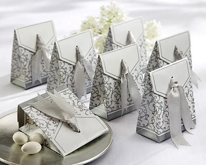 

500pcs Gold Ribbon Gift Paper Bags Engagement Anniversary Wedding Party Cake Favour Favor Gift Boxes wedding decor