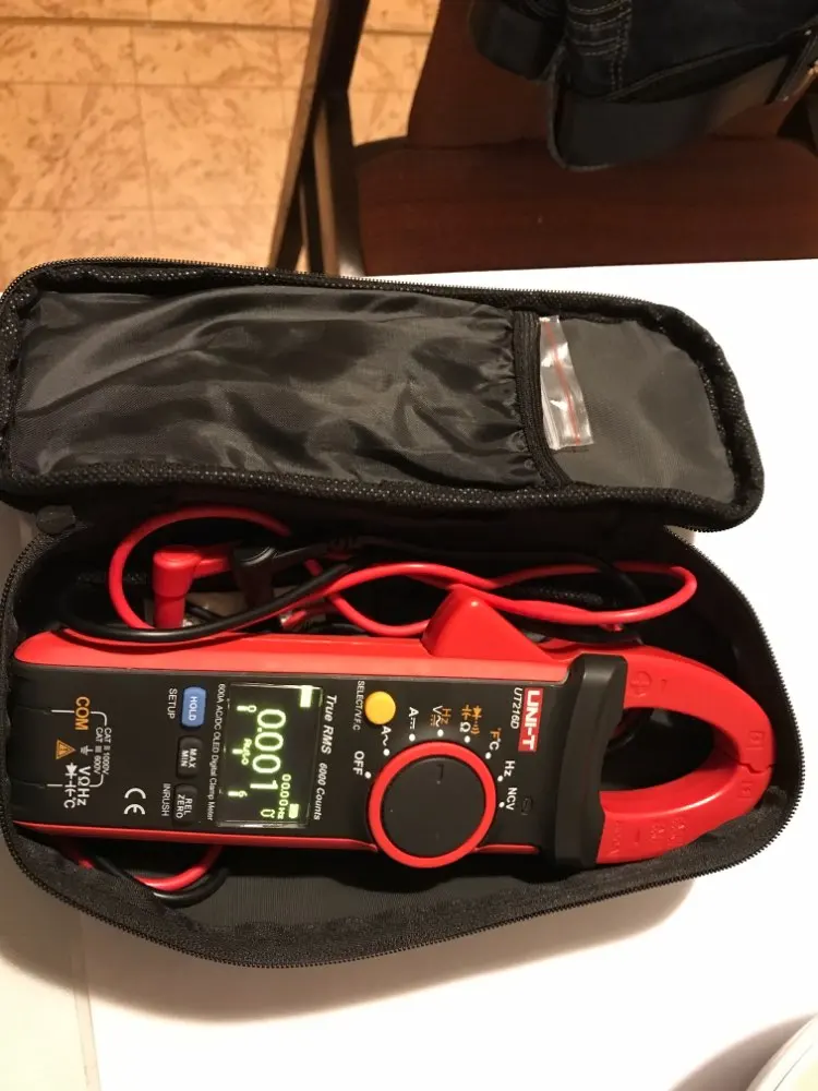 Цифровой OLED дисплей истинного эффективного значения(RMS) клещи AC/DC CapacitanceOhm Freq температура VFC NCV фонарик UT216D
