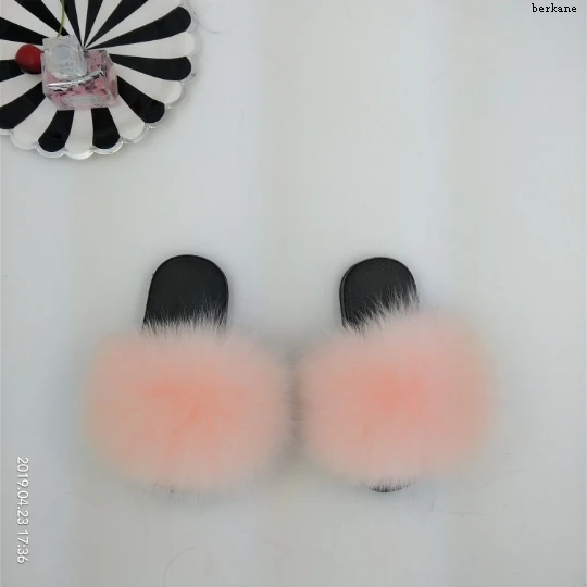 Шлепанцы для мальчиков и девочек летние сандалии с радужным разноцветным мехом