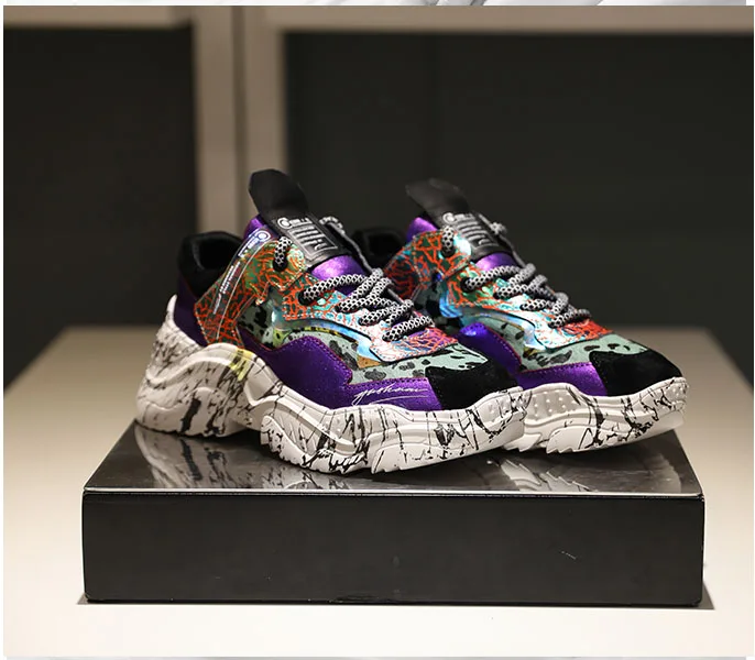 Zapatos mujer; коллекция года; Разноцветные Женские кроссовки на платформе с граффити; блестящие кроссовки из натуральной кожи на массивном каблуке; женская повседневная обувь на шнуровке