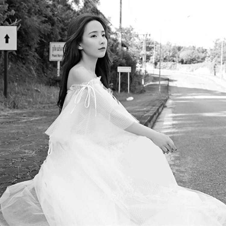 Женское длинное платье на одно плечо белое для свадьбы путешествий фотосъемки