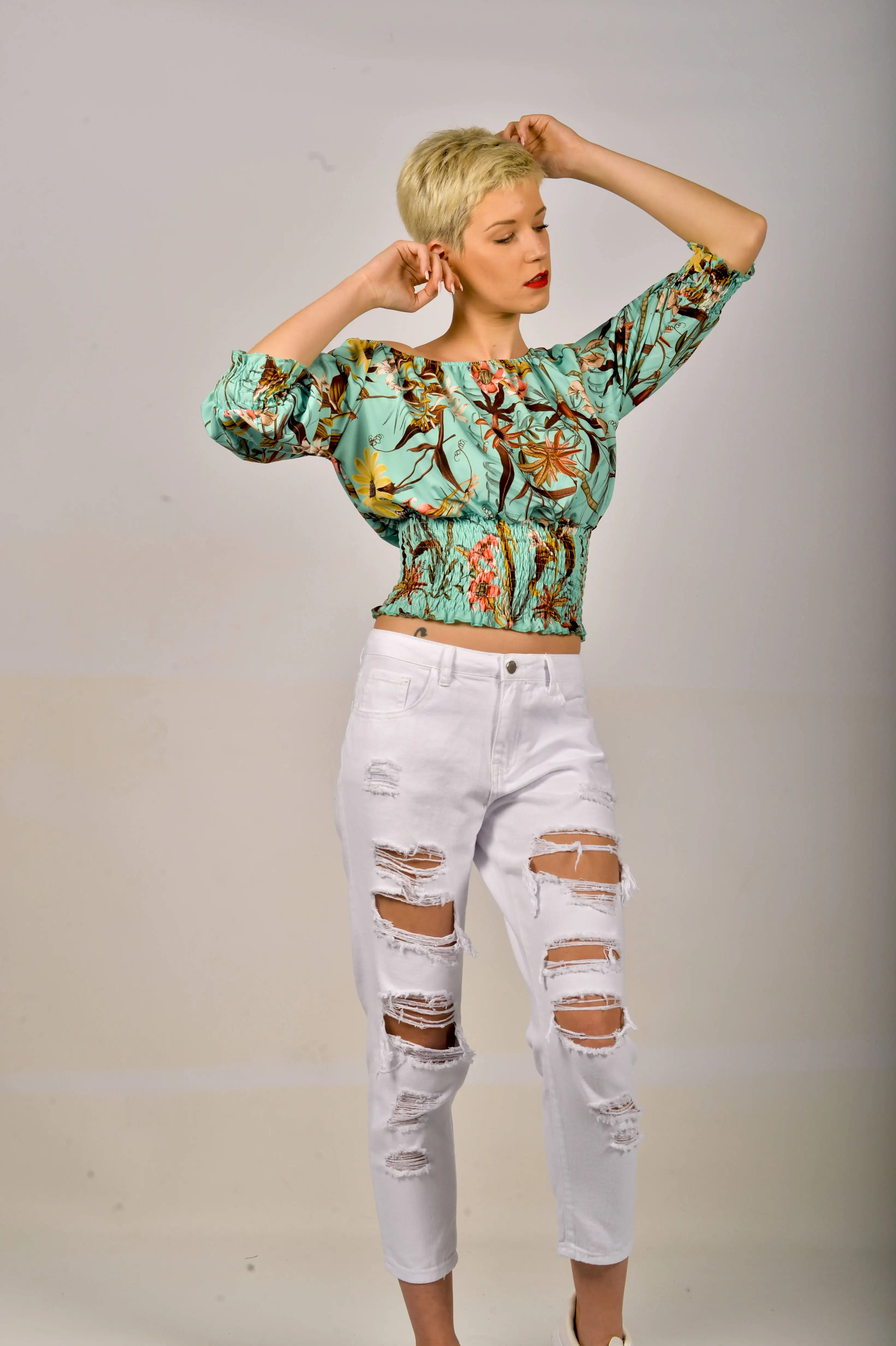 Chic & Pop 2019 сезон: весна лето Женские повседневные джинсы низкая Талия выдалбливают