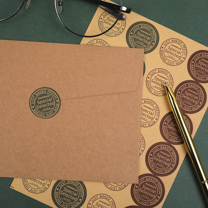 Free shipping Kraft paper circle stickers for envelop seal round sticker strip dot sticker sealing plastic paste