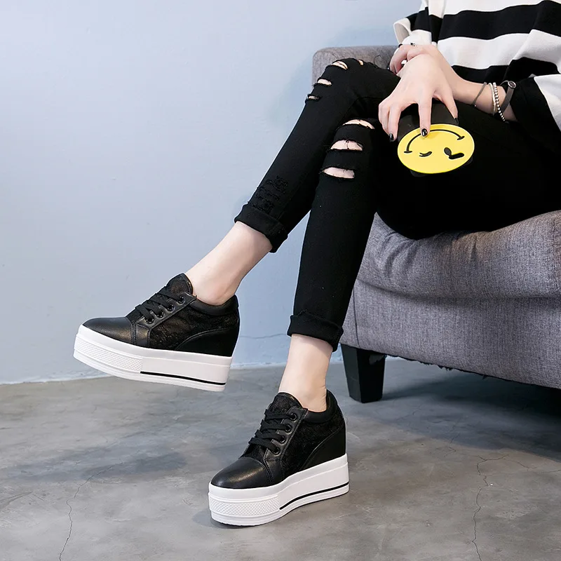 Новинка 2019 модные туфли на танкетке увеличивающие рост женские дышащие из