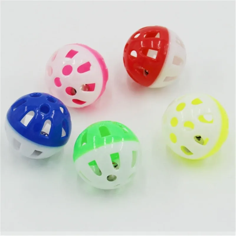 Zgpzpet Лидер продаж Pet Попугай Игрушка шарик со звоночком для Попугай Cockatiel Chew Fun клетка игрушечные лошадки Лидер продаж случайно цвет птица полые