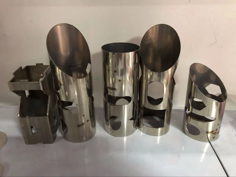 Простая в эксплуатации 1500*3000 мм волоконно лазерная машина для резки листового