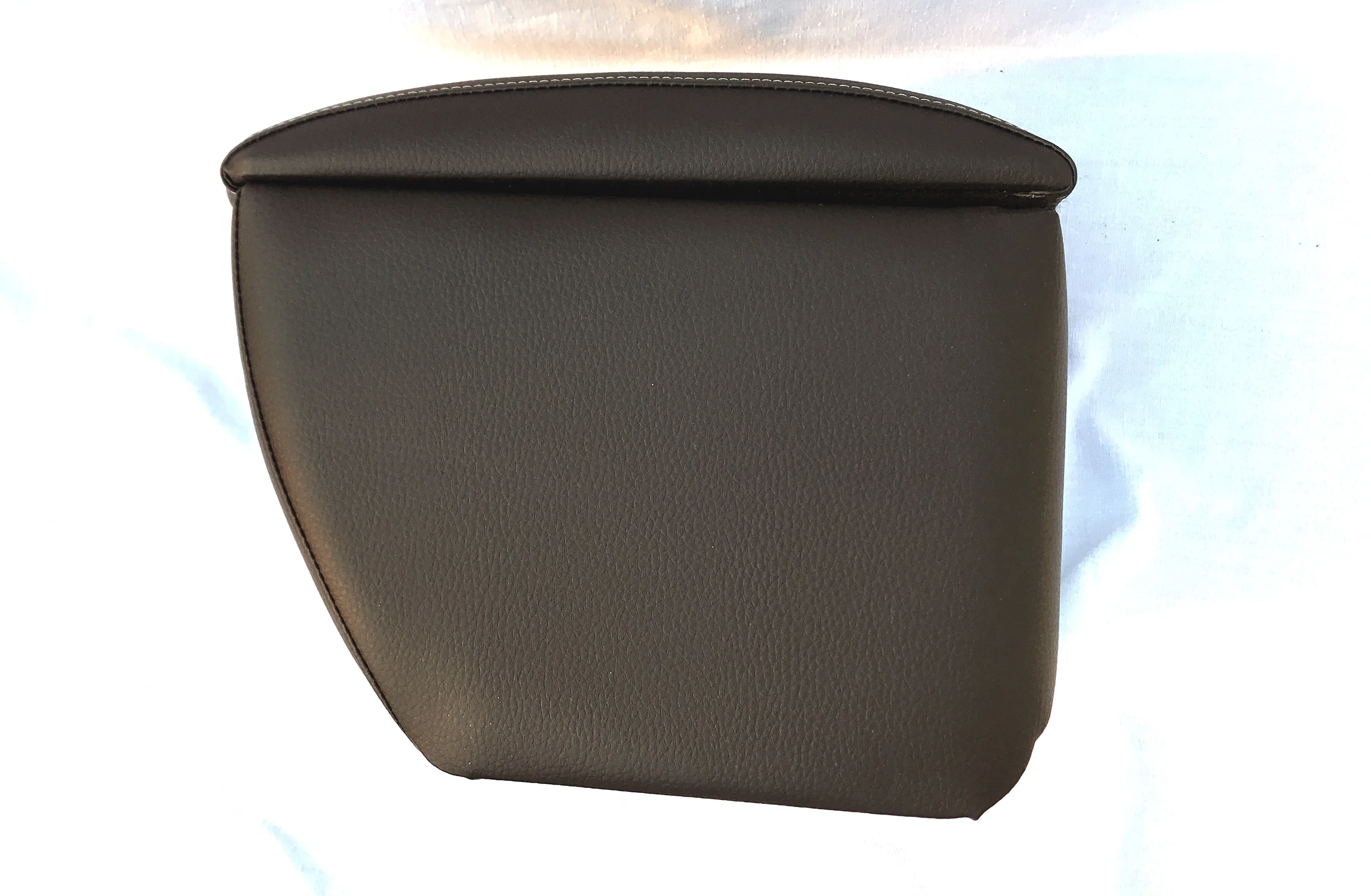 Подлокотник Форд фиеста 6 штатный центральная консоль эко кожа 2008 2009 2010 2011 2012 2013