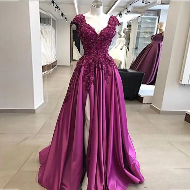 Длинное вечернее платье с V образным вырезом Кружевная аппликация украшенная