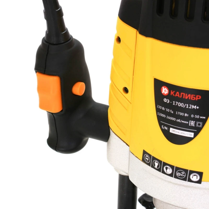 Фрезер Электрический Калибр Мастер ФЭ-1700/12м+ Мощность 1700 Вт 12000-26000 об/мин Цанга