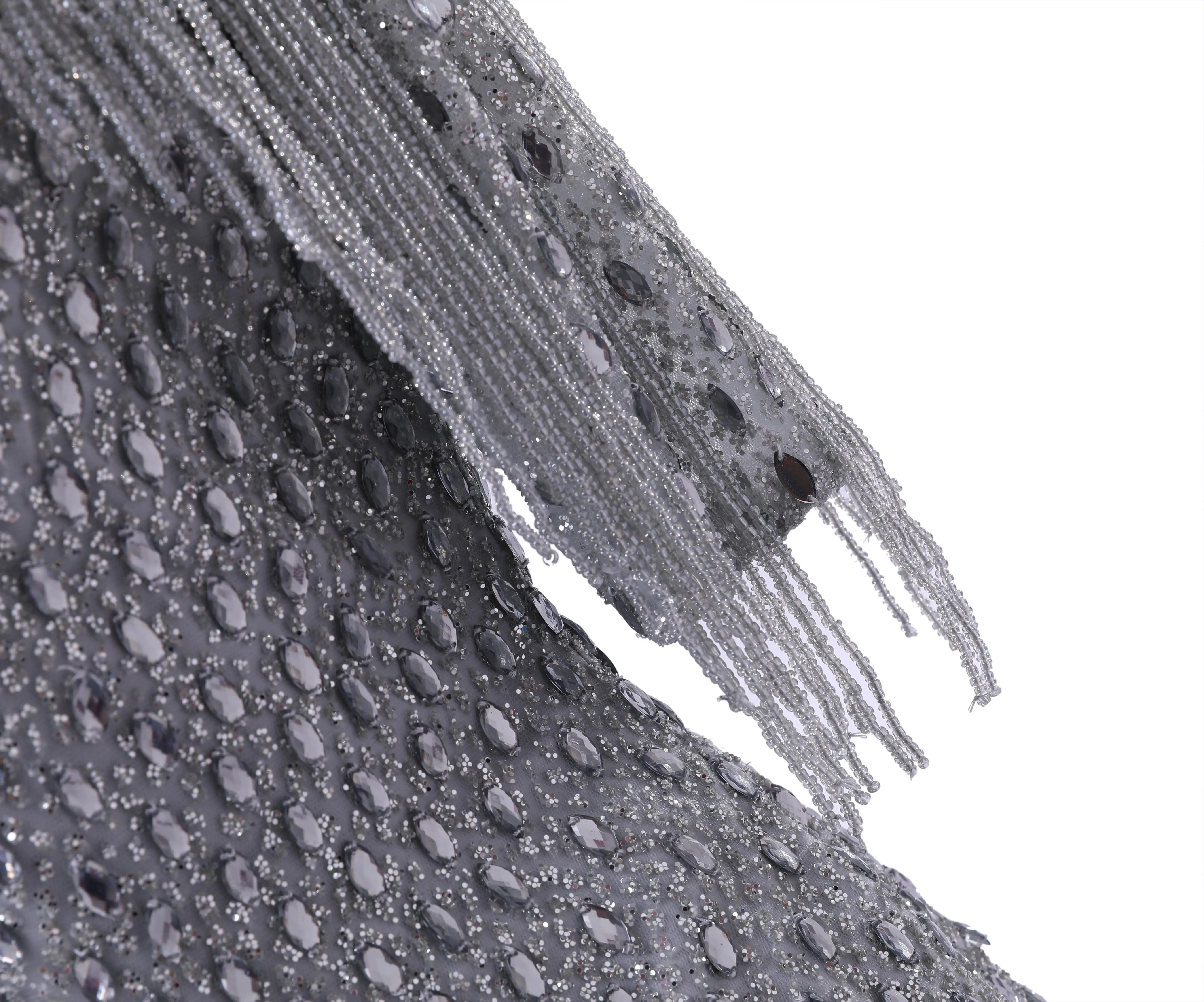 Блестящее вечернее платье с V-образным вырезом открытой спиной блестками длинное